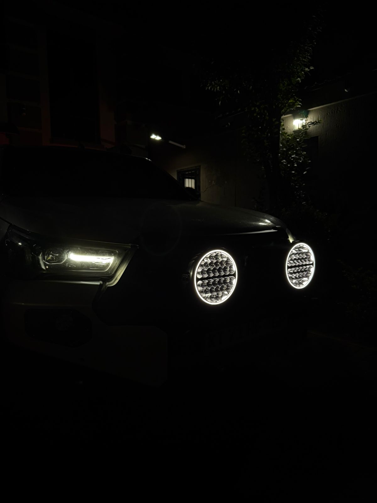9" Hella Supernova 2.0 LED Spotlight Kit ECE Approved (2 Spotlights with wiring Harness)